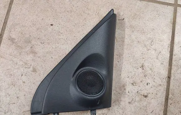 Mitsubishi Outlander Front door speaker 7221B588