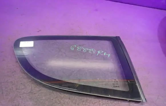 Mitsubishi Colt CZ3 Rear side window