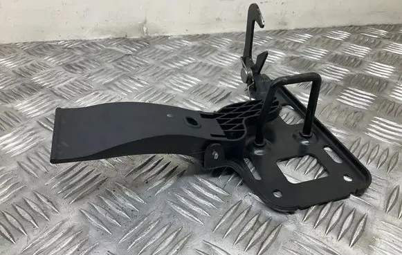 Audi A4 Allroad B8 Engine bonnet/hood lock/latch loop/hook 8T0823480