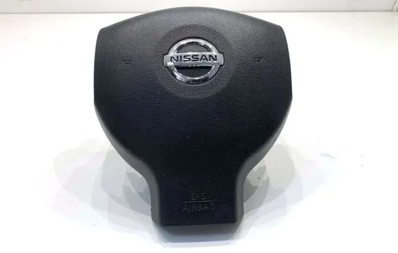 Nissan Versa Steering wheel airbag