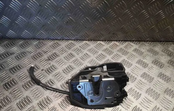 BMW 5 E60 E61 Coupe door lock (next to the handle) 7202143