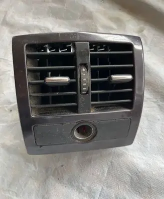 Audi A6 S6 C5 4B Rear air vent grill 4B0819203
