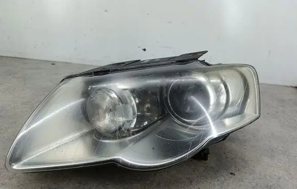 Volkswagen PASSAT B6 Headlight/headlamp 