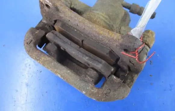 Chevrolet Lacetti Rear brake caliper