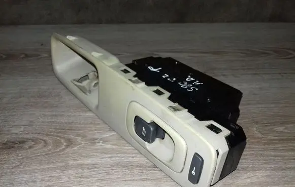 Volvo S80 Electric window control switch 30658117