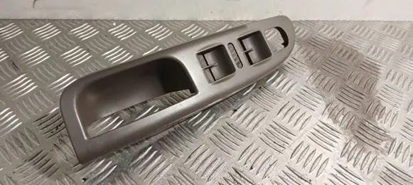 Volkswagen PASSAT B6 Front door interior handle trim 3C1867171B