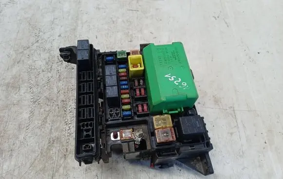 Mitsubishi Outlander Fuse module MR515500 1106000030