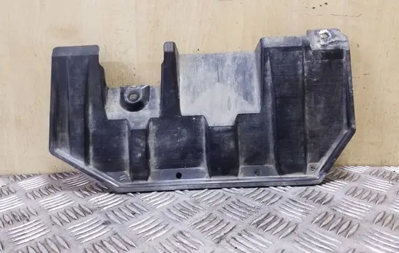 Center/middle under tray cover