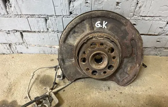 Mercedes-Benz E W211 Rear wheel hub