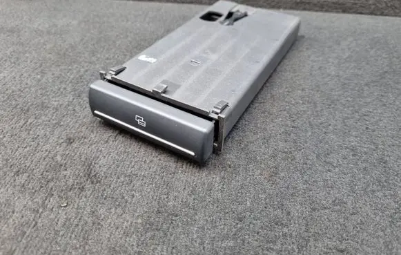 Audi A3 S3 8P Dashboard storage box/compartment 8P0941561F