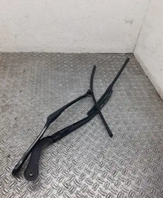 BMW 3 E90 E91 Front wiper blade arm