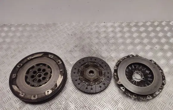 BMW X1 E84 Clutch set kit 21207580690 7580690