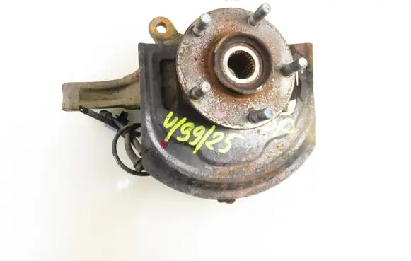 Nissan Qashqai Front wheel hub spindle knuckle 