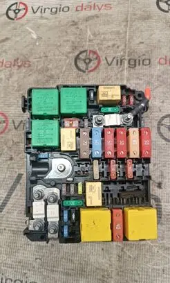 Peugeot 308 Fuse module 