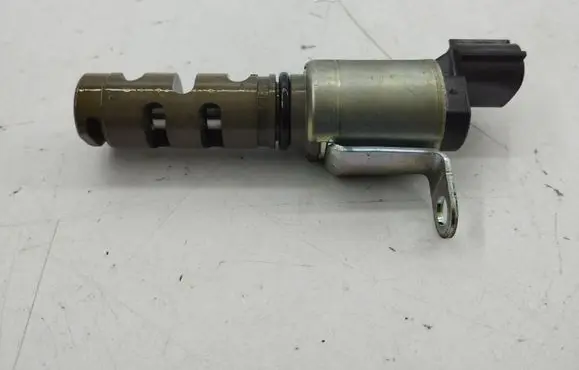 Lexus NX Camshaft vanos timing valve 3370105010