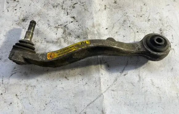 BMW M6 Front lower control arm/wishbone 6770451