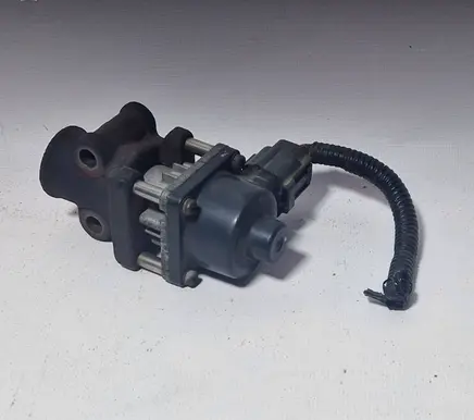 Subaru Legacy EGR valve