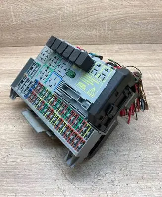 Opel Vectra B Fuse module 09152787