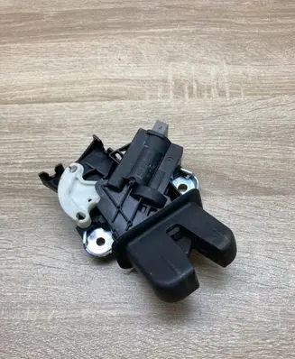 Audi A6 S6 C6 4F Tailgate/trunk/boot lock/catch/latch 4F5827505D