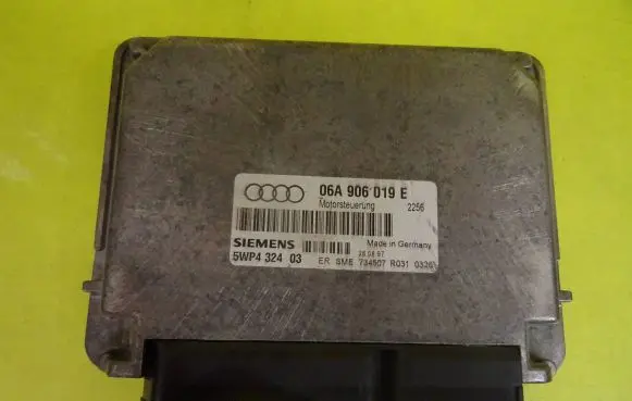 Audi A3 S3 8L Engine control unit/module 06A906019E
