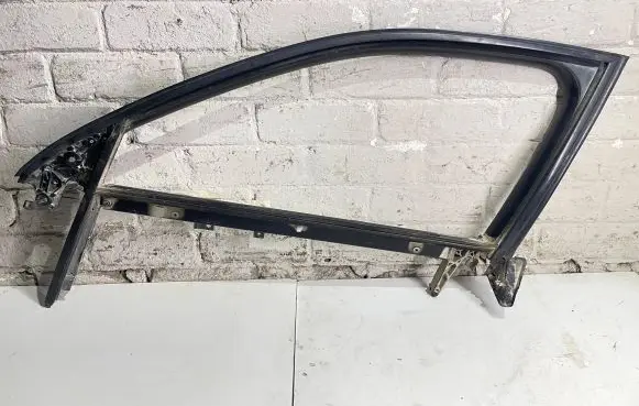 Audi A4 S4 B6 8E 8H Front door window/glass frame 8E0837629