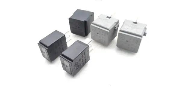 Mercedes-Benz C W204 Other relay A0025422619 4RA00779307 A0025421319