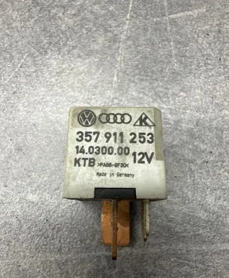 Audi A4 S4 B6 8E 8H Other relay 357911253 14030000