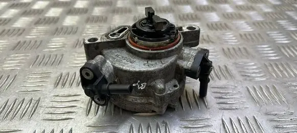 Ford Focus Vacuum pump 9804021880