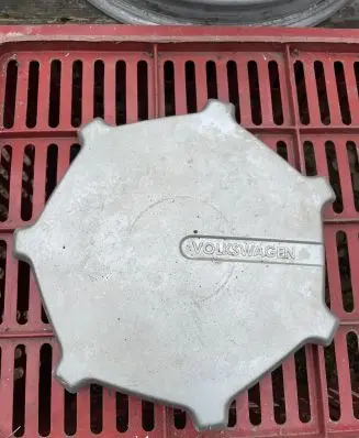 Volkswagen PASSAT B3 Original wheel cap 357601149