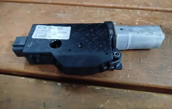Opel Astra L Sunroof motor/actuator 9833655280