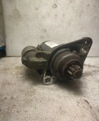 Volkswagen PASSAT B6 Starter motor 0001123012