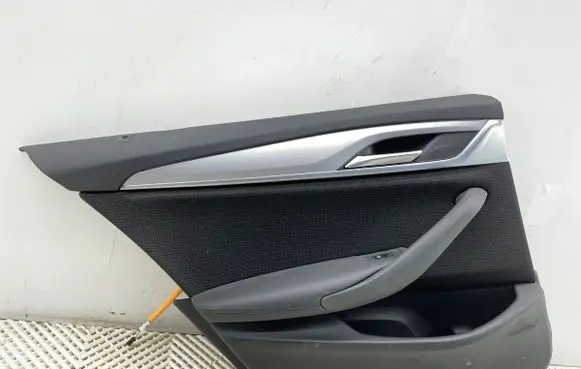 BMW 5 G30 G31 G38 Rear door card panel trim