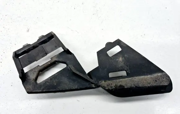 Headlight/headlamp mounting bracket