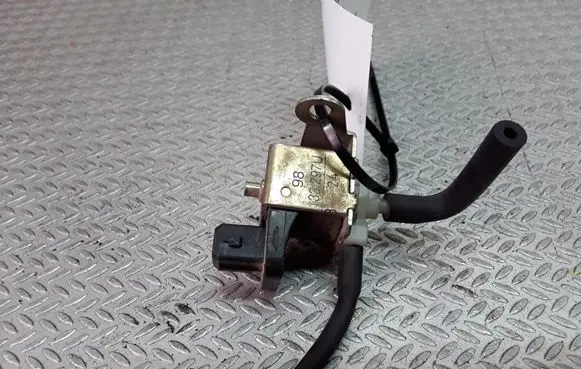 Mercedes-Benz Vito Viano W638 Turbo solenoid valve 133297U