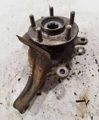 Nissan Qashqai Front wheel hub spindle knuckle