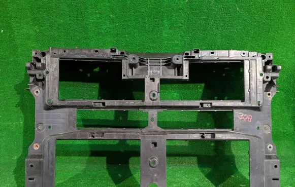 Mazda 3 Radiator support slam panel
