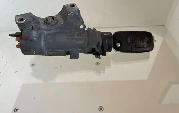 Audi A6 S6 C5 4B Ignition lock 4B0905851B
