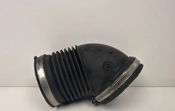 Air intake hose/pipe