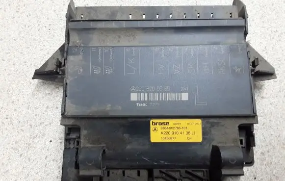 Mercedes-Benz S W220 Seat control module 2208205585