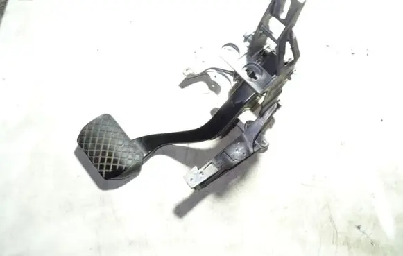 Audi A4 S4 B7 8E 8H Brake pedal 8E1721117D