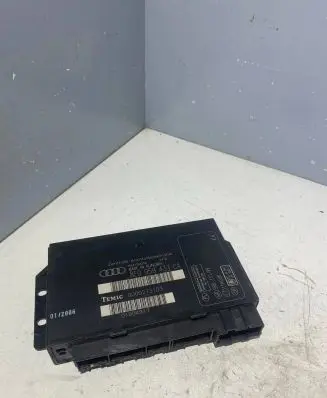 Audi A4 S4 B7 8E 8H Comfort/convenience module 8E0959433CA 01904917 00002731D3