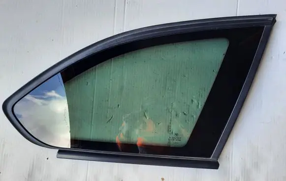 BMW 3 F30 F35 F31 Rear side window M1A000TM1A2 A8T0003