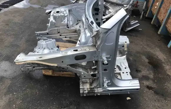 Mercedes-Benz EQC Front quarter panel 