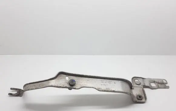 Audi A6 C7 Fender mounting bracket 4G0807592B
