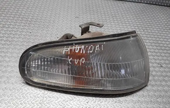 Hyundai Coupe Front indicator light 92302232