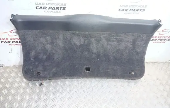 Tailgate trim