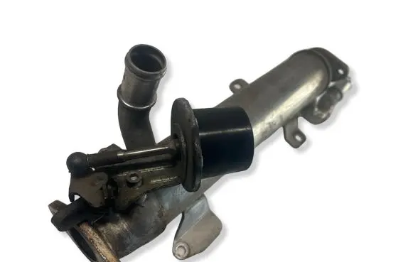 Volkswagen PASSAT B6 EGR valve cooler 03L131512B