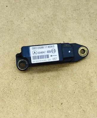 Mercedes-Benz CLK A209 C209 Airbag deployment crash/impact sensor 0018204426 0003030981740040 004847