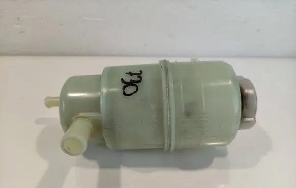 Mitsubishi L300, Cosmos Power steering fluid tank/reservoir MR995028