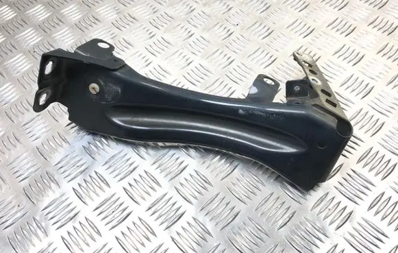 Audi TT TTS Mk2 Fender mounting bracket 8J0821135F